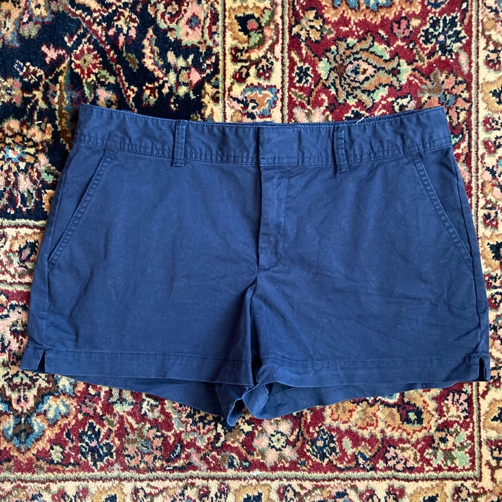 Gap Shorts
Size 12
Navy